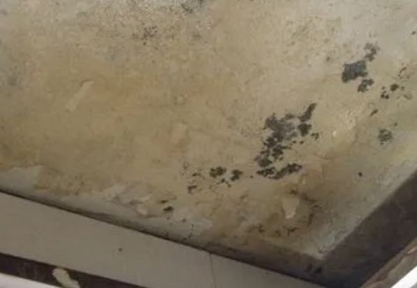 新青阳台漏水维修公司分享下新青卫生间渗水维修需要注意哪些问题。
